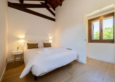 impresionante habitación de mu apartamentos rurales en Albella, en el pirineo de Huesca y cerca de Ordesa